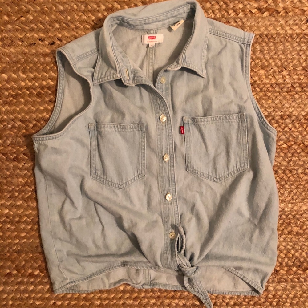 Levi’s Tie shirt